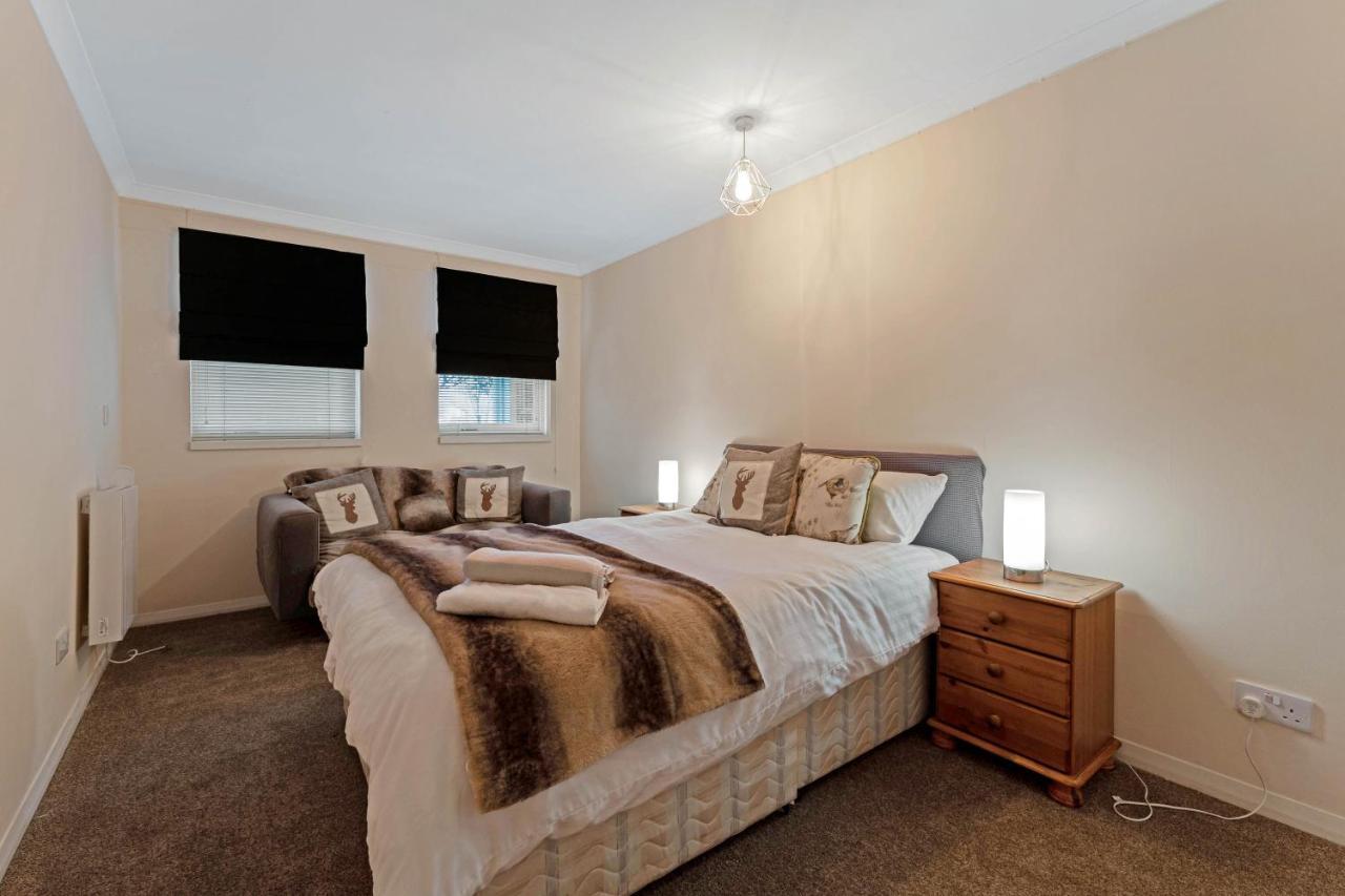 Elegant & Unique Getaway - Spacious 3 Bedroom, 2 Bathroom City Centre Apartment - Free Allocated Parking. Единбург Екстер'єр фото